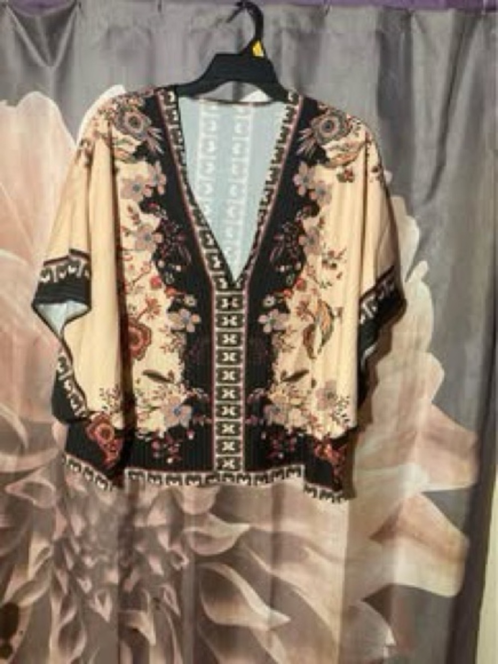 Floral Print blouse -Beige & Black Size 2X